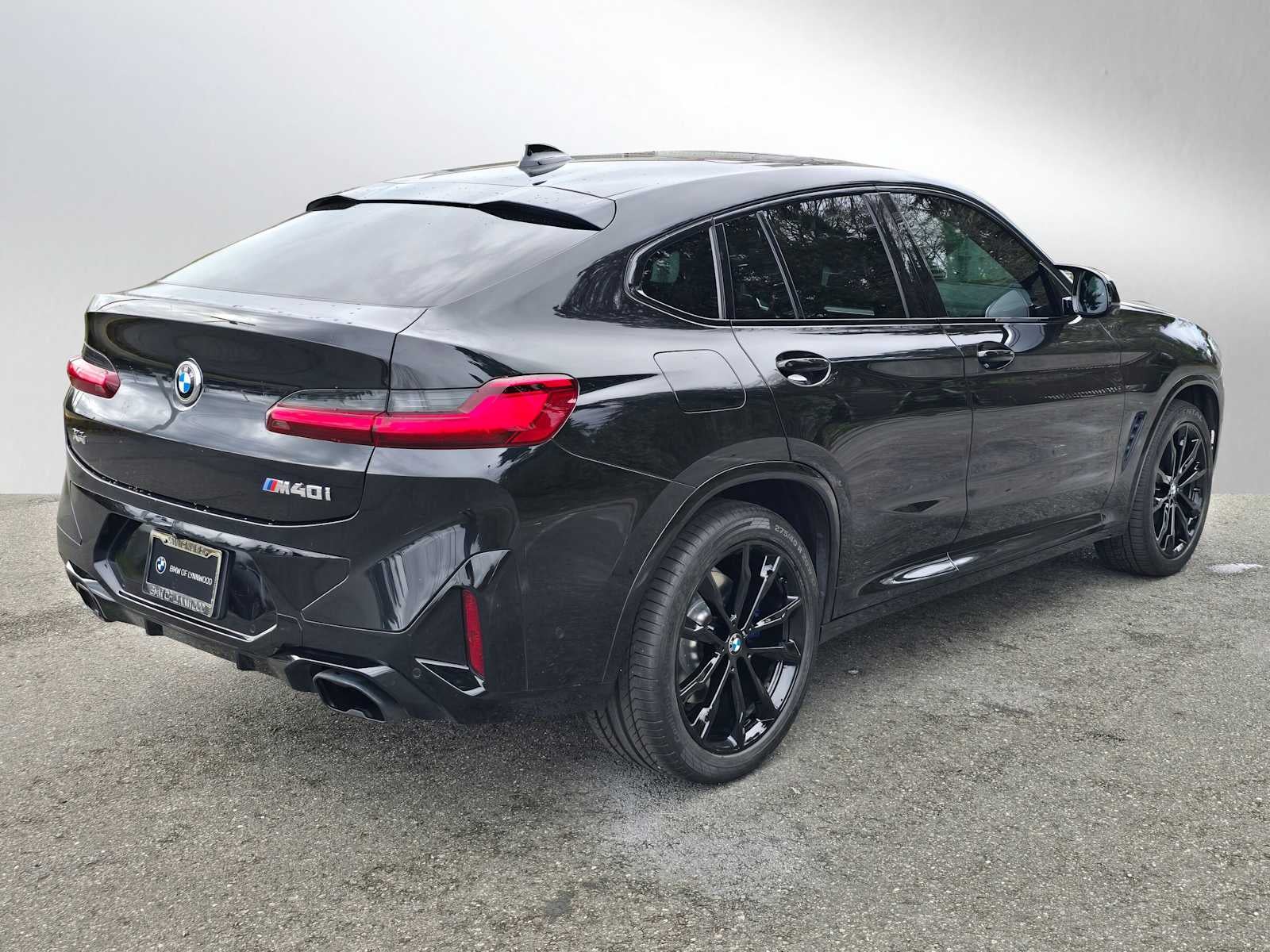 2022 BMW X4 M40i