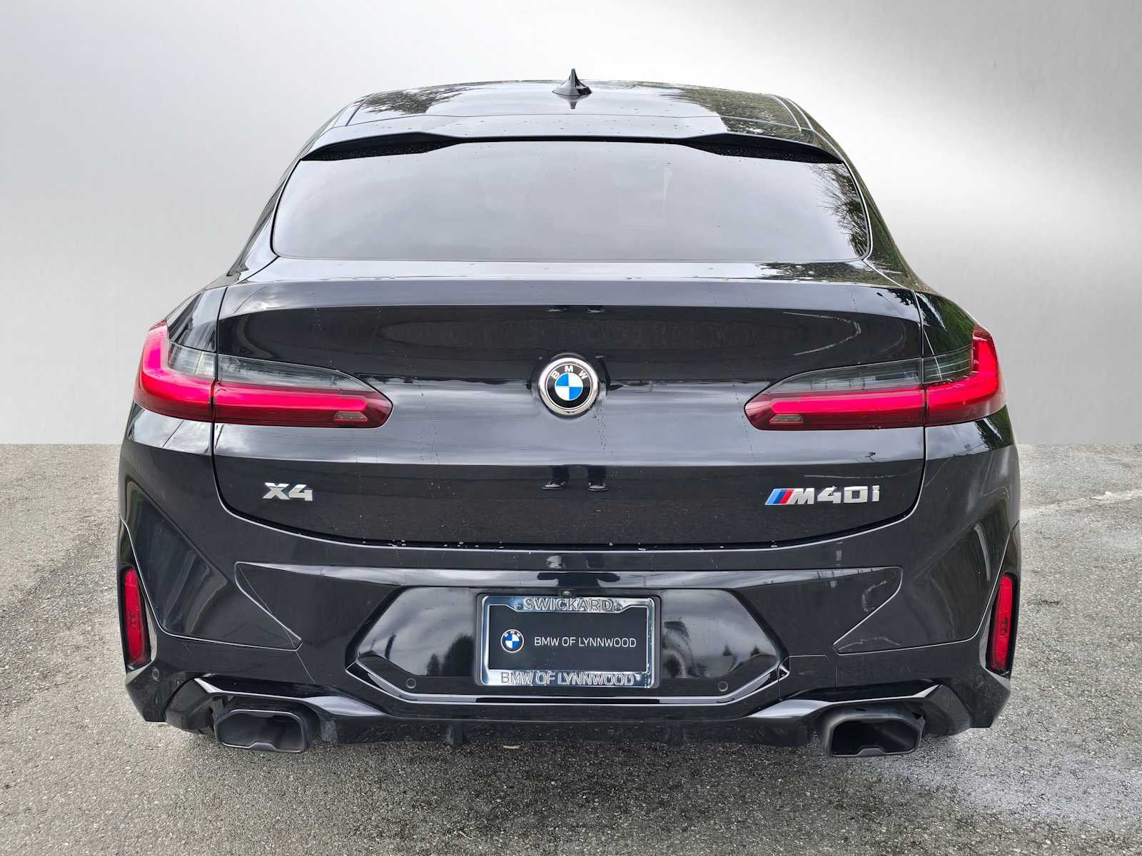 2022 BMW X4 M40i