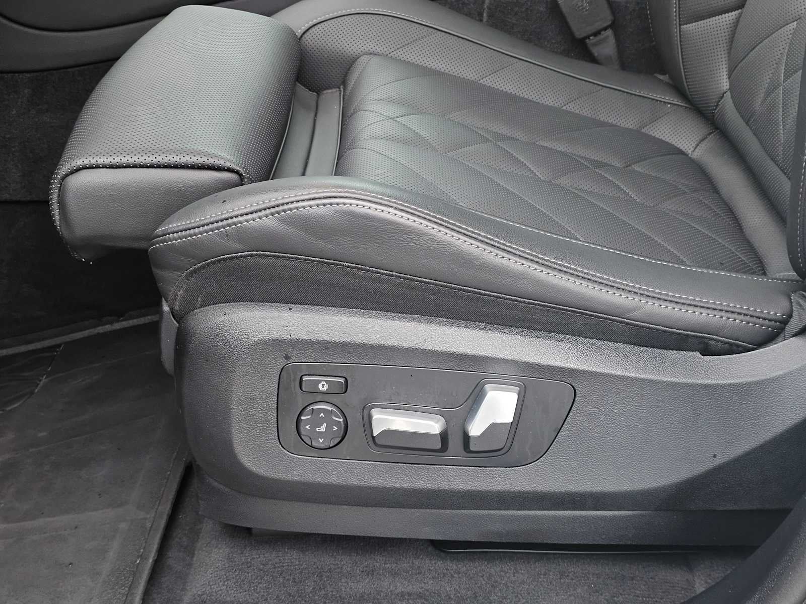 2024 BMW X5 xDrive50e xDrive50e