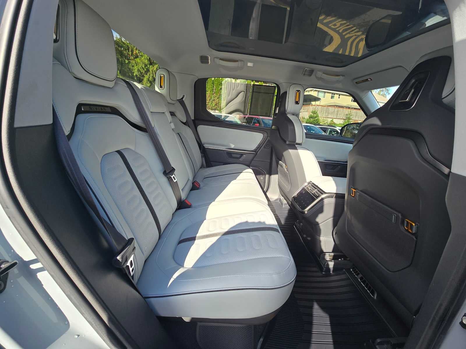2025 Rivian R1T Adventure