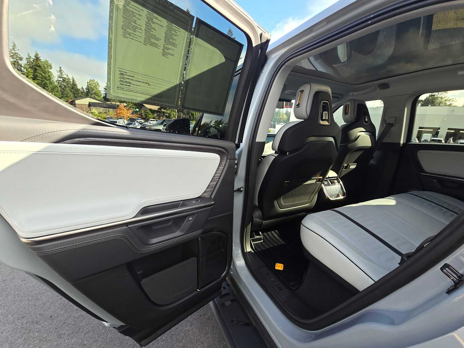 2025 Rivian R1T Adventure