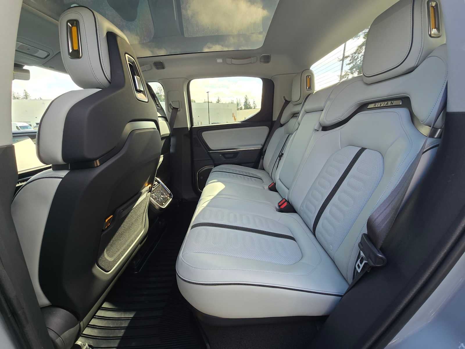 2025 Rivian R1T Adventure