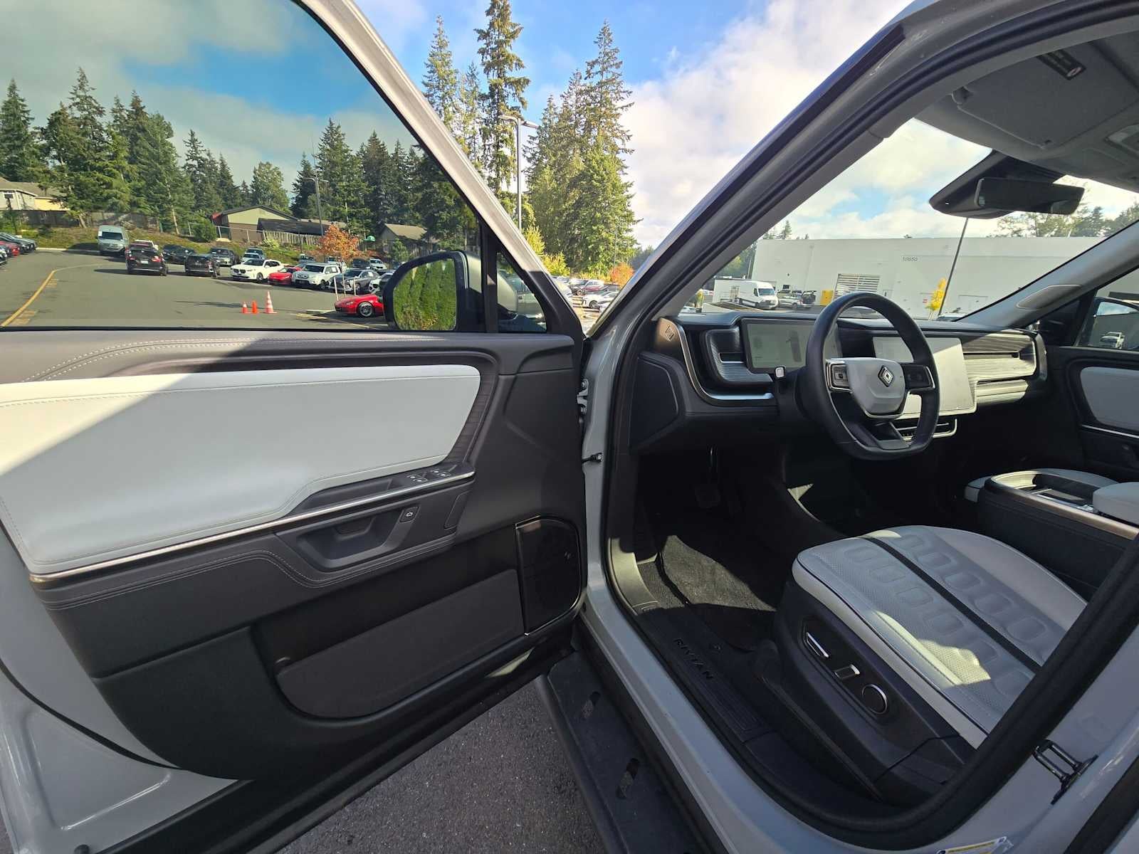 2025 Rivian R1T Adventure