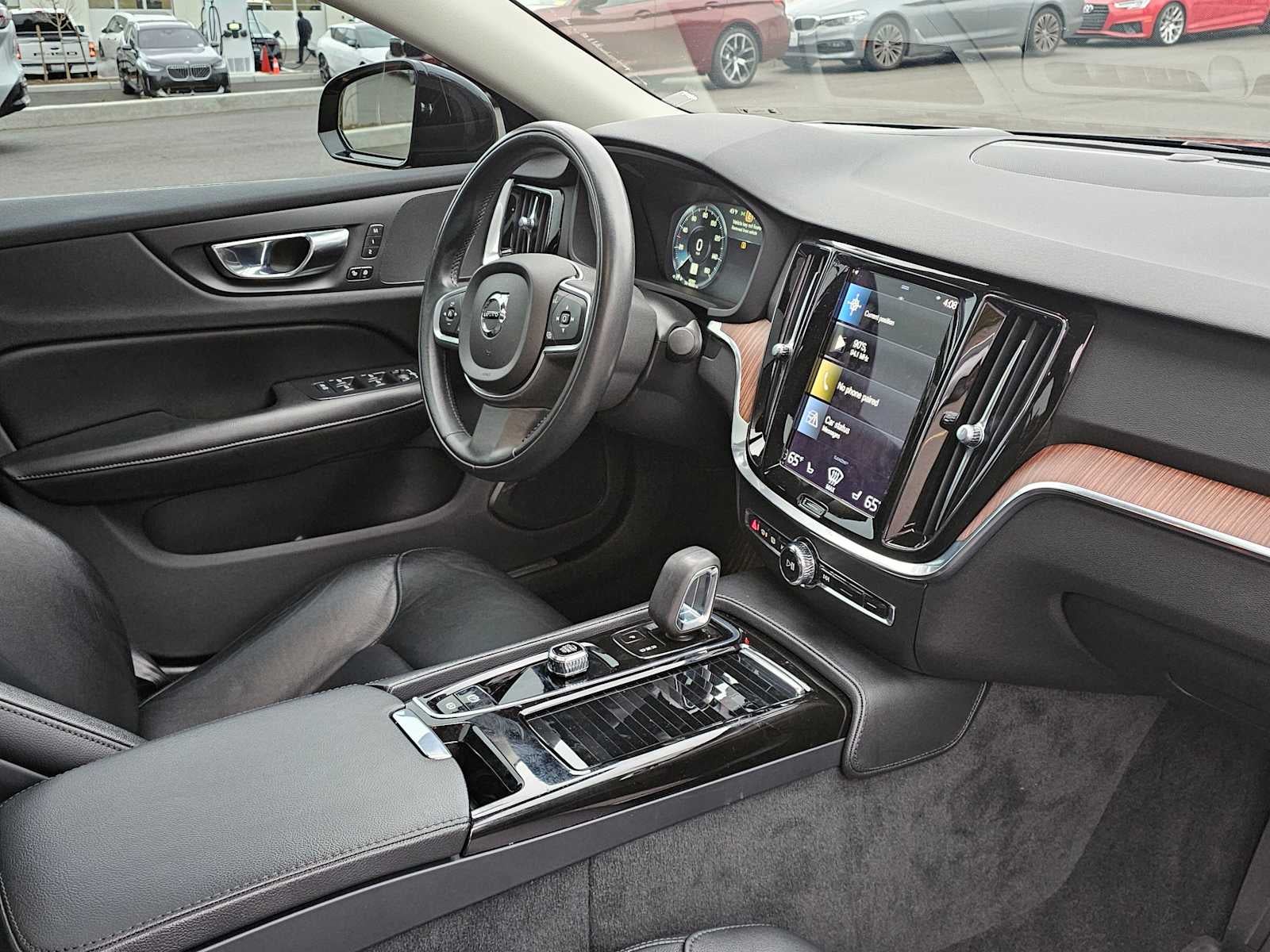 2022 Volvo S60 Recharge Plug-In Hybrid R-Design Expression