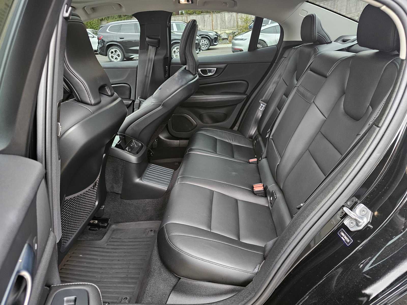 2022 Volvo S60 Recharge Plug-In Hybrid R-Design Expression