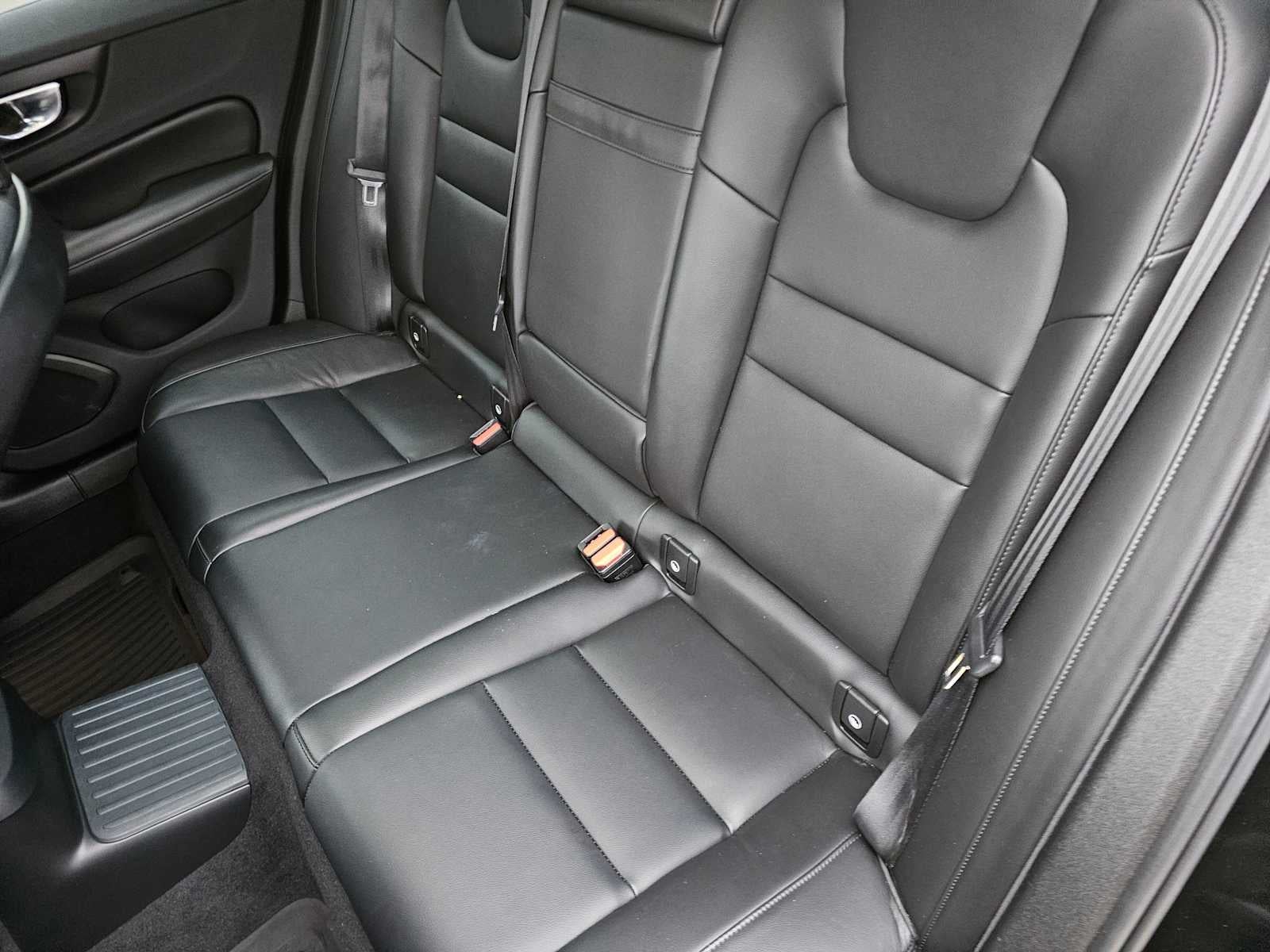 2022 Volvo S60 Recharge Plug-In Hybrid R-Design Expression