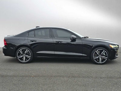 2022 Volvo S60 Recharge Plug-In Hybrid R-Design Expression
