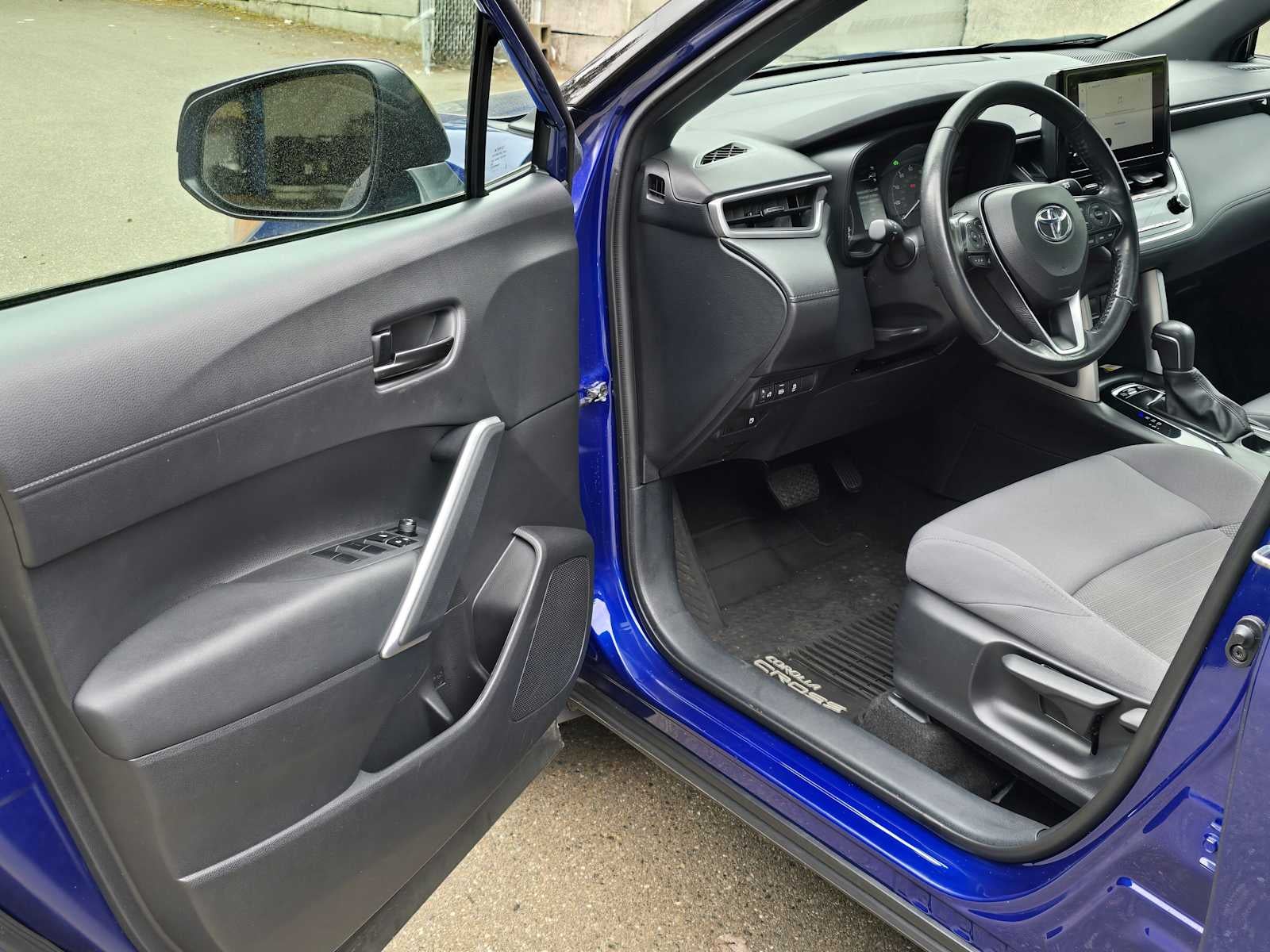 2023 Toyota Corolla Cross Hybrid SE