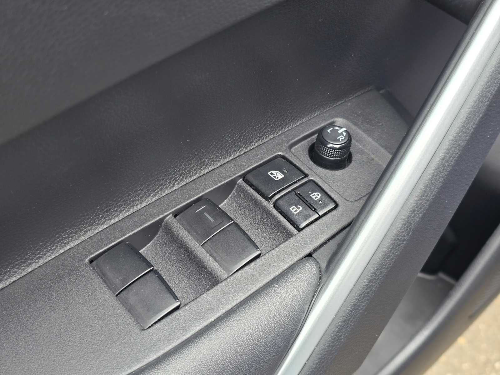 2023 Toyota Corolla Cross Hybrid SE