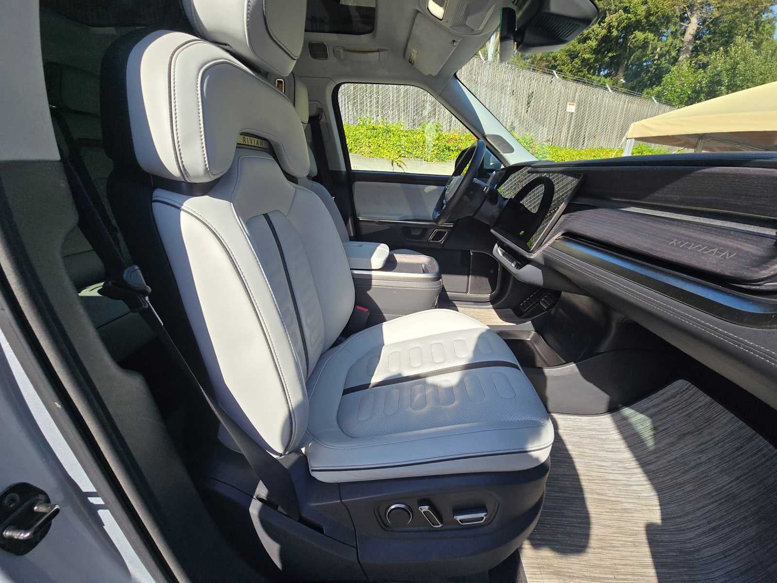 2023 Rivian R1S Adventure
