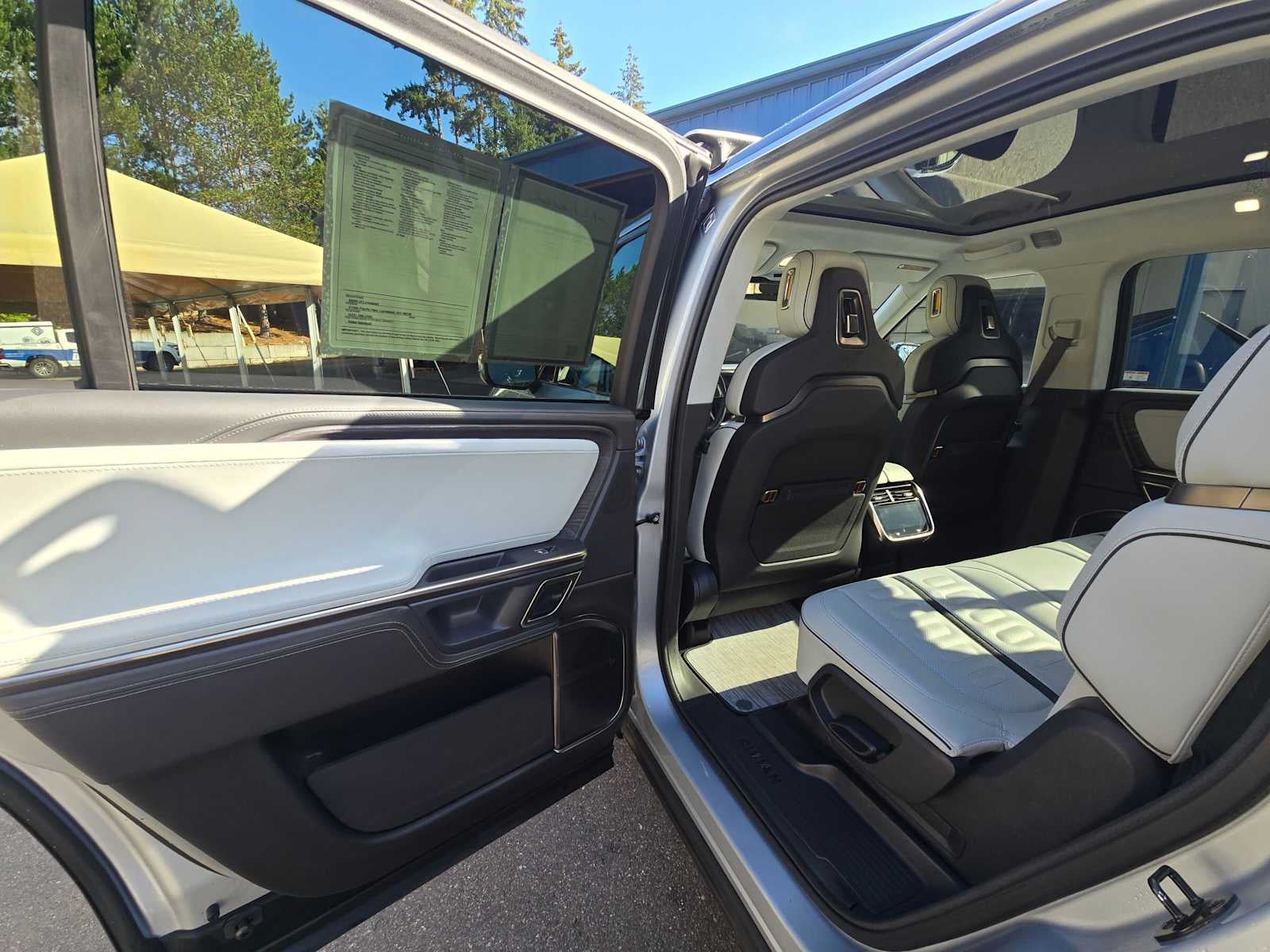 2023 Rivian R1S Adventure