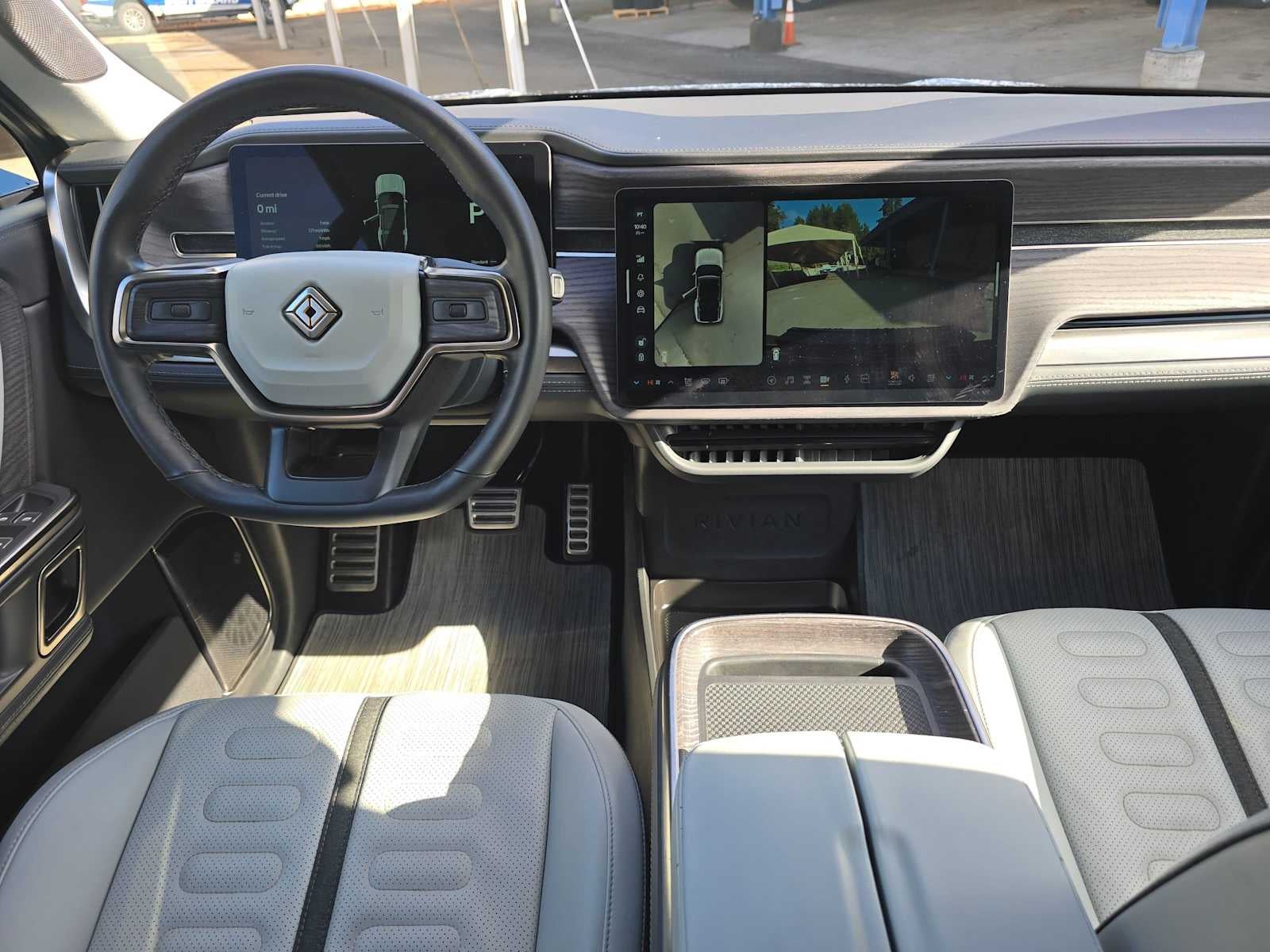 2023 Rivian R1S Adventure