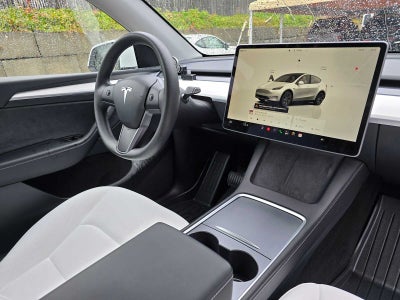 2025 Tesla Model Y Long Range