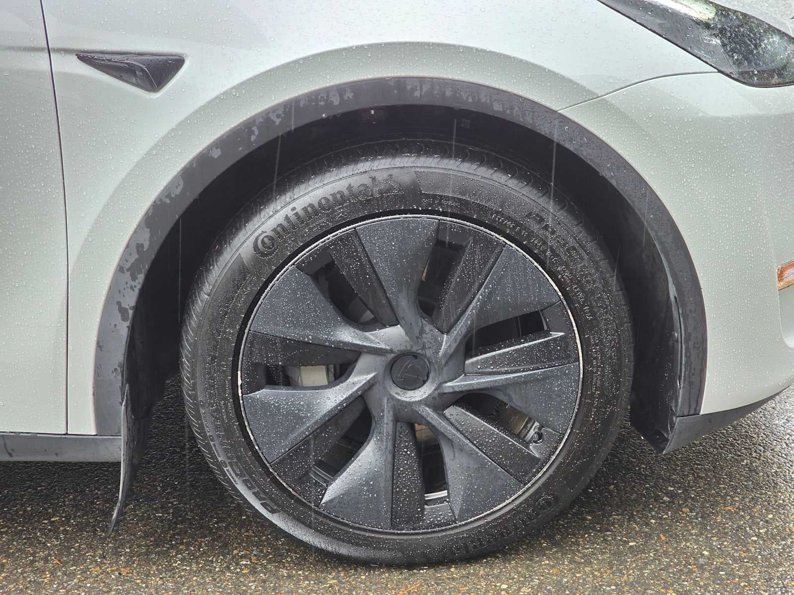2025 Tesla Model Y Long Range