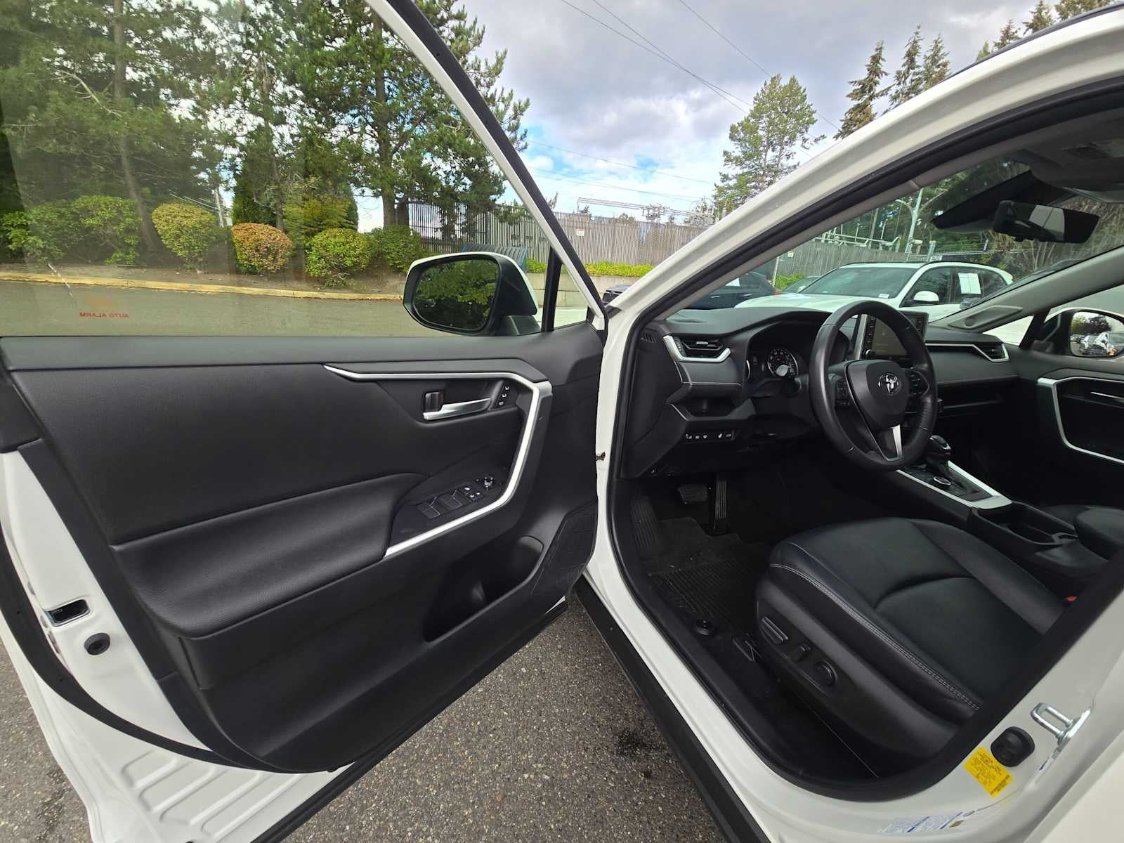 2021 Toyota RAV4 Hybrid XLE Premium
