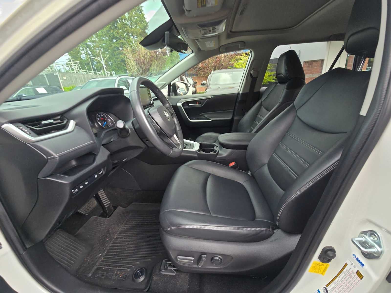 2021 Toyota RAV4 Hybrid XLE Premium