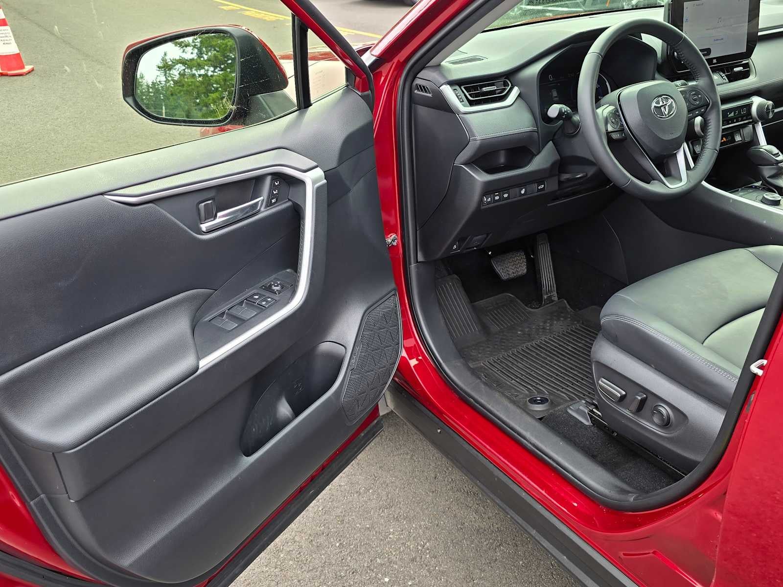2023 Toyota RAV4 Hybrid XLE Premium