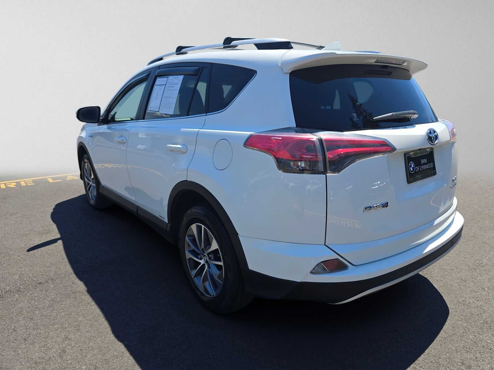 2016 Toyota RAV4 Hybrid XLE
