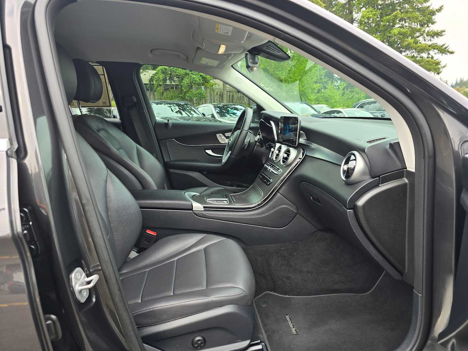 2021 Mercedes-Benz GLC 300 GLC 300