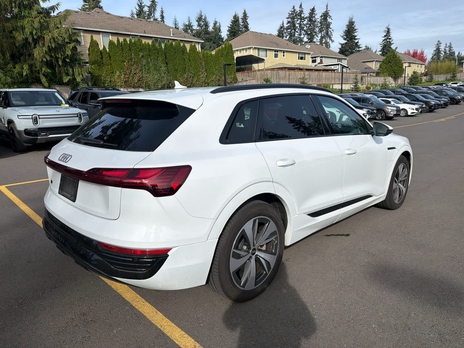 2024 Audi Q8 e-tron Premium