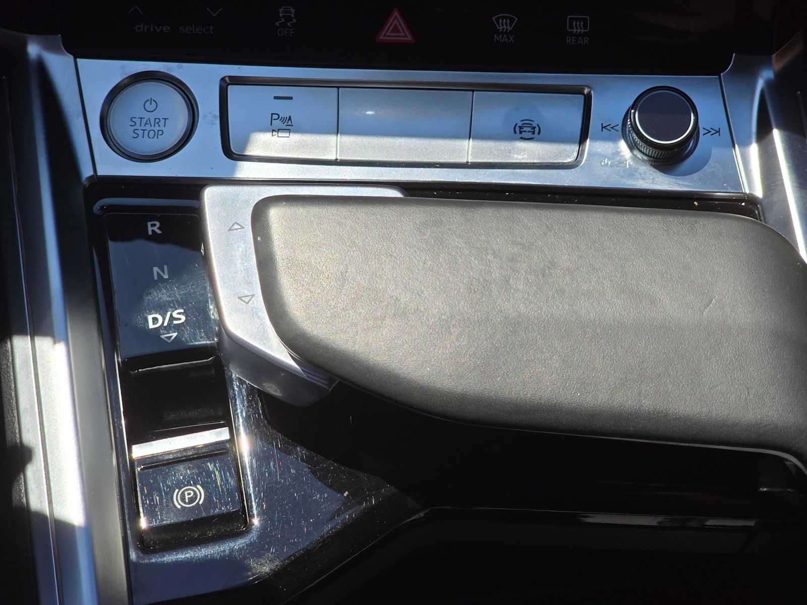2019 Audi e-tron Prestige