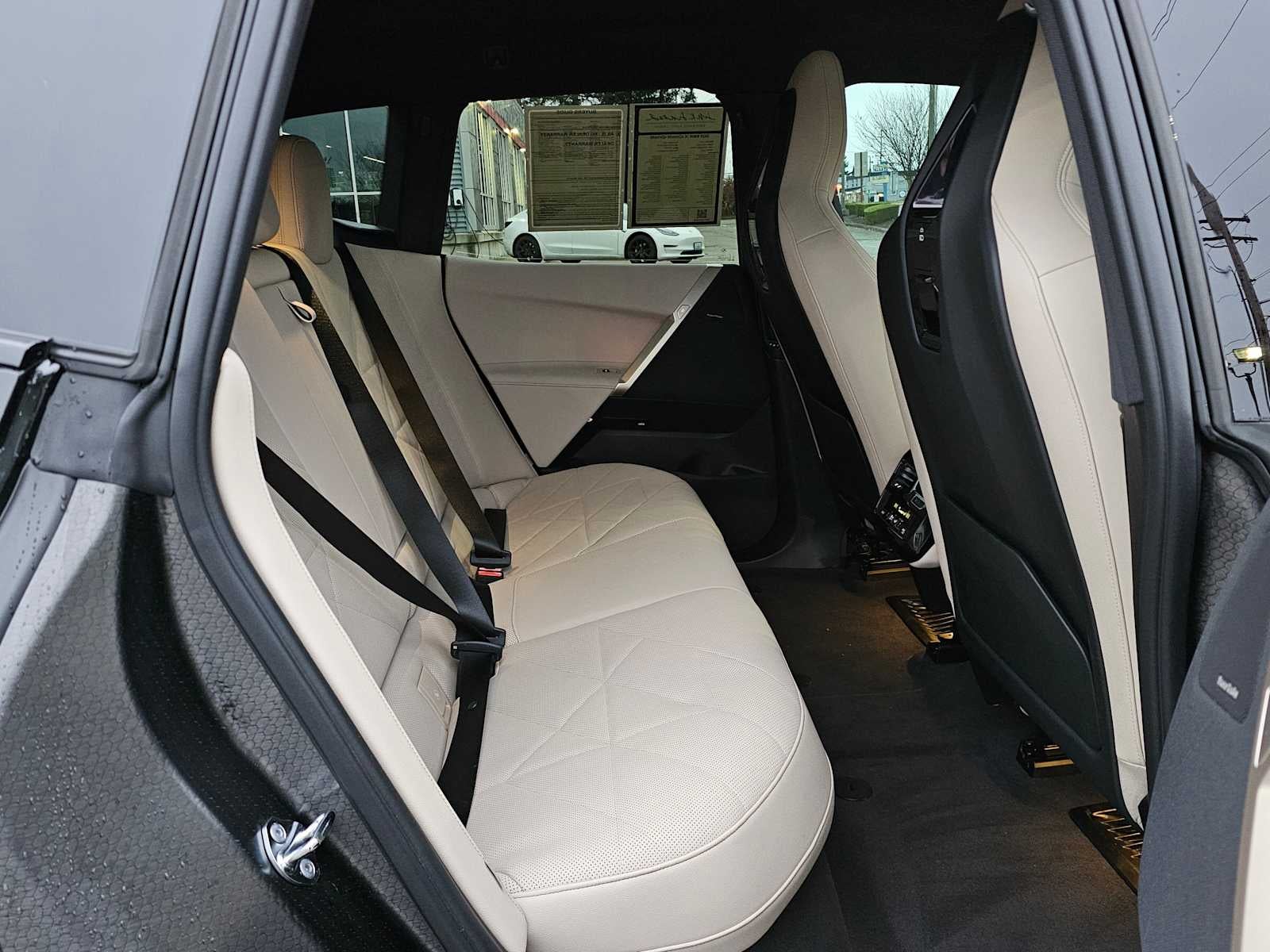 2025 BMW iX xDrive50