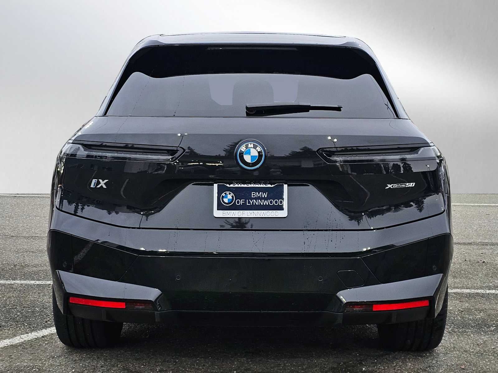 2025 BMW iX xDrive50