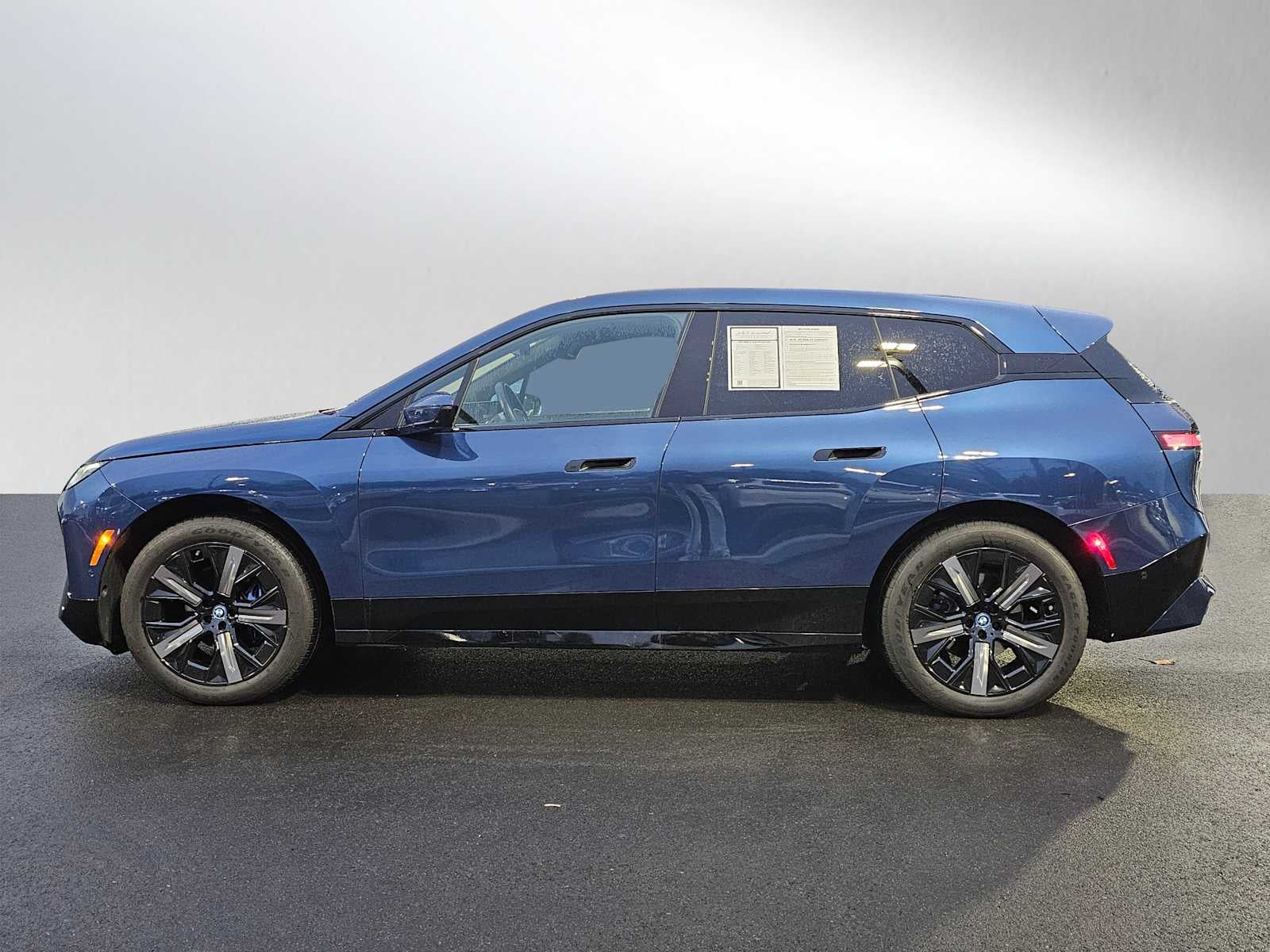 2025 BMW iX xDrive50