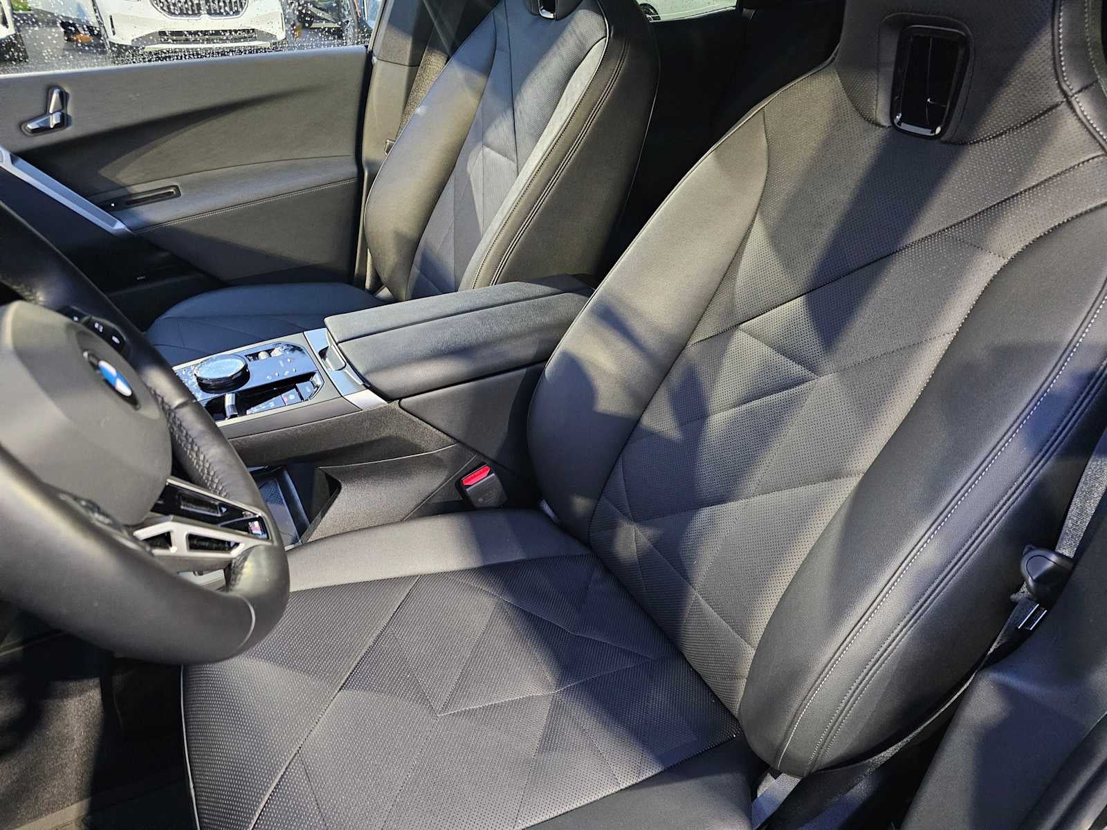 2025 BMW iX xDrive50