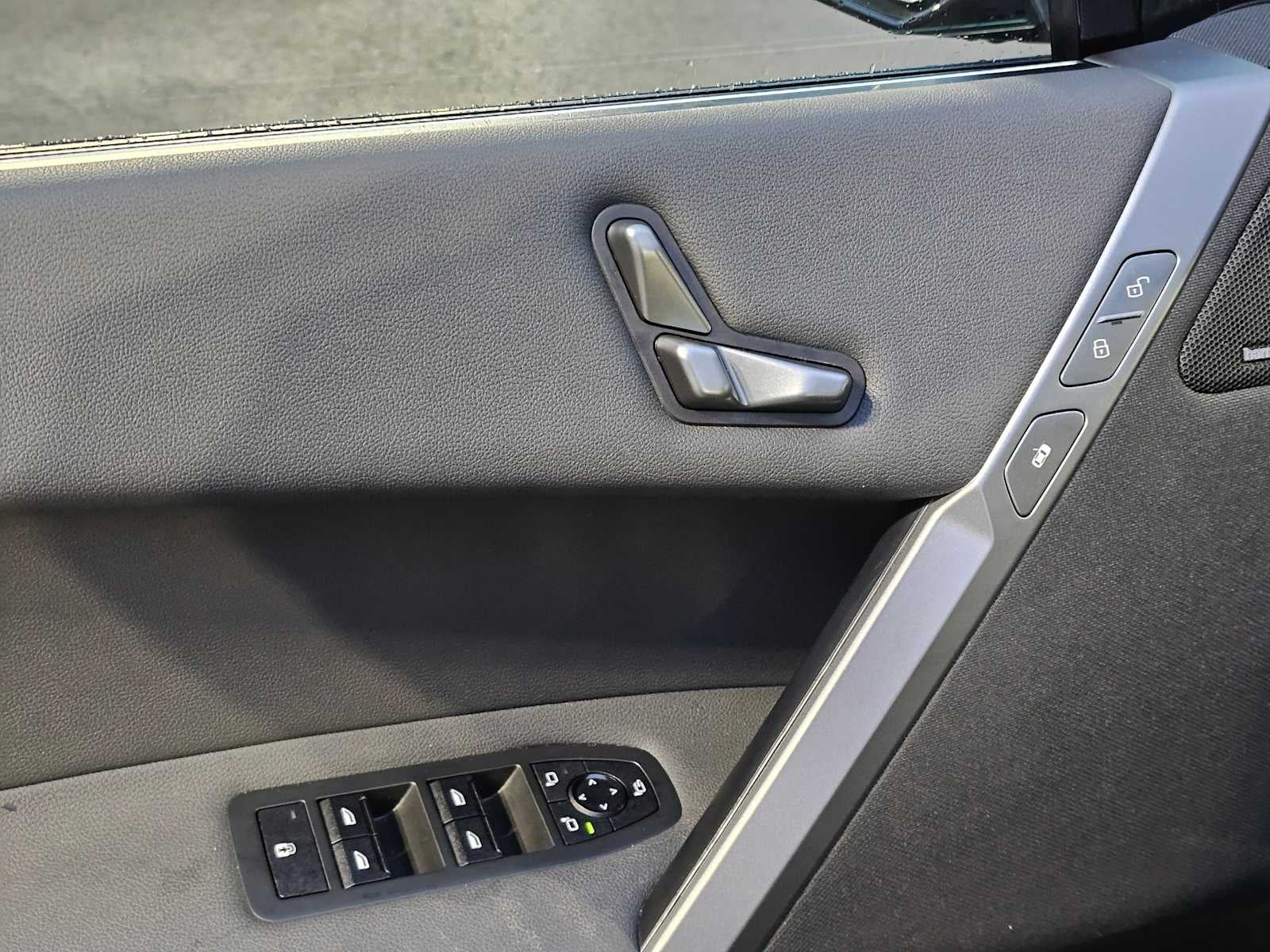 2025 BMW iX xDrive50