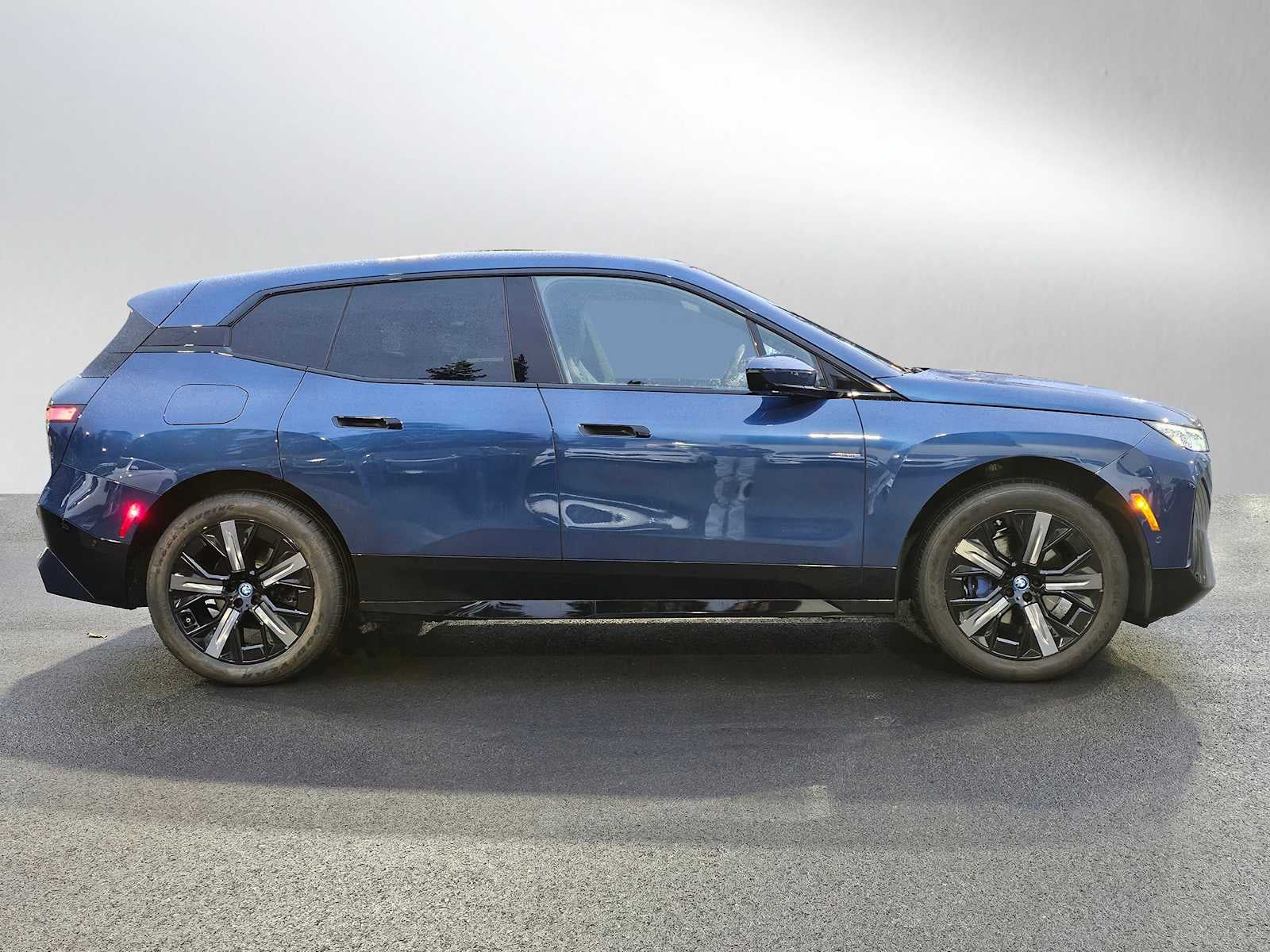 2025 BMW iX xDrive50