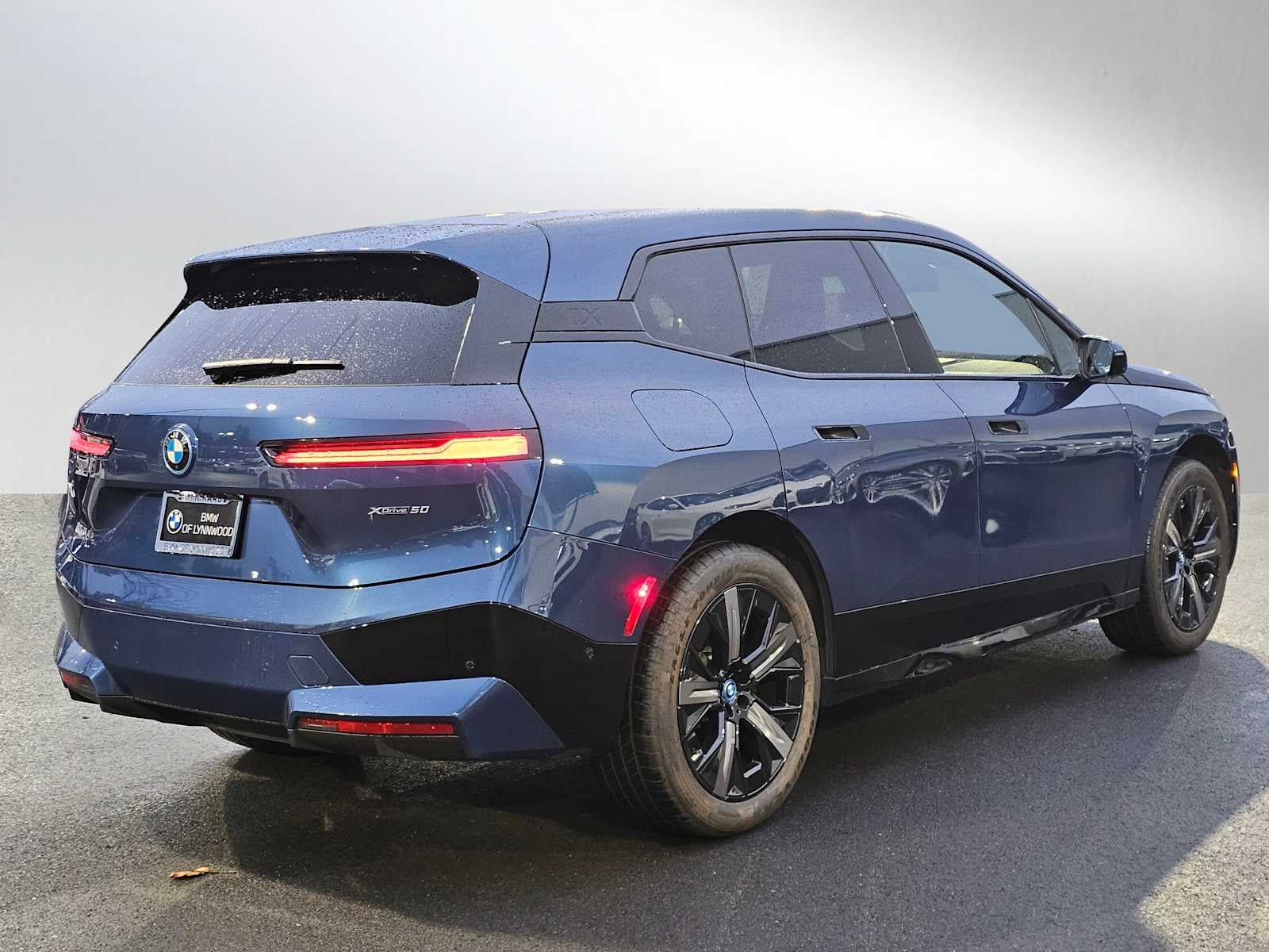 2025 BMW iX xDrive50