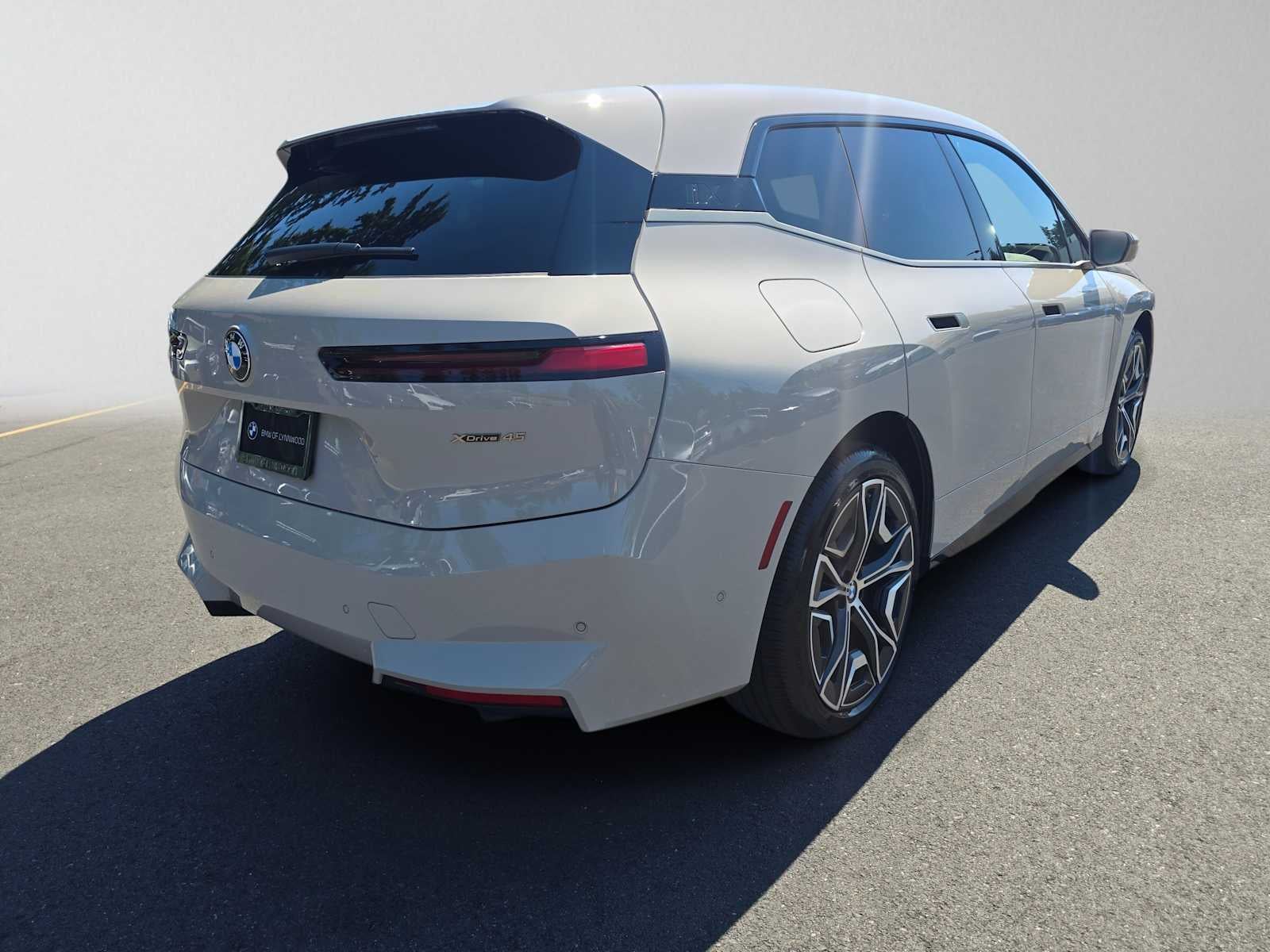 2026 BMW iX xDrive45