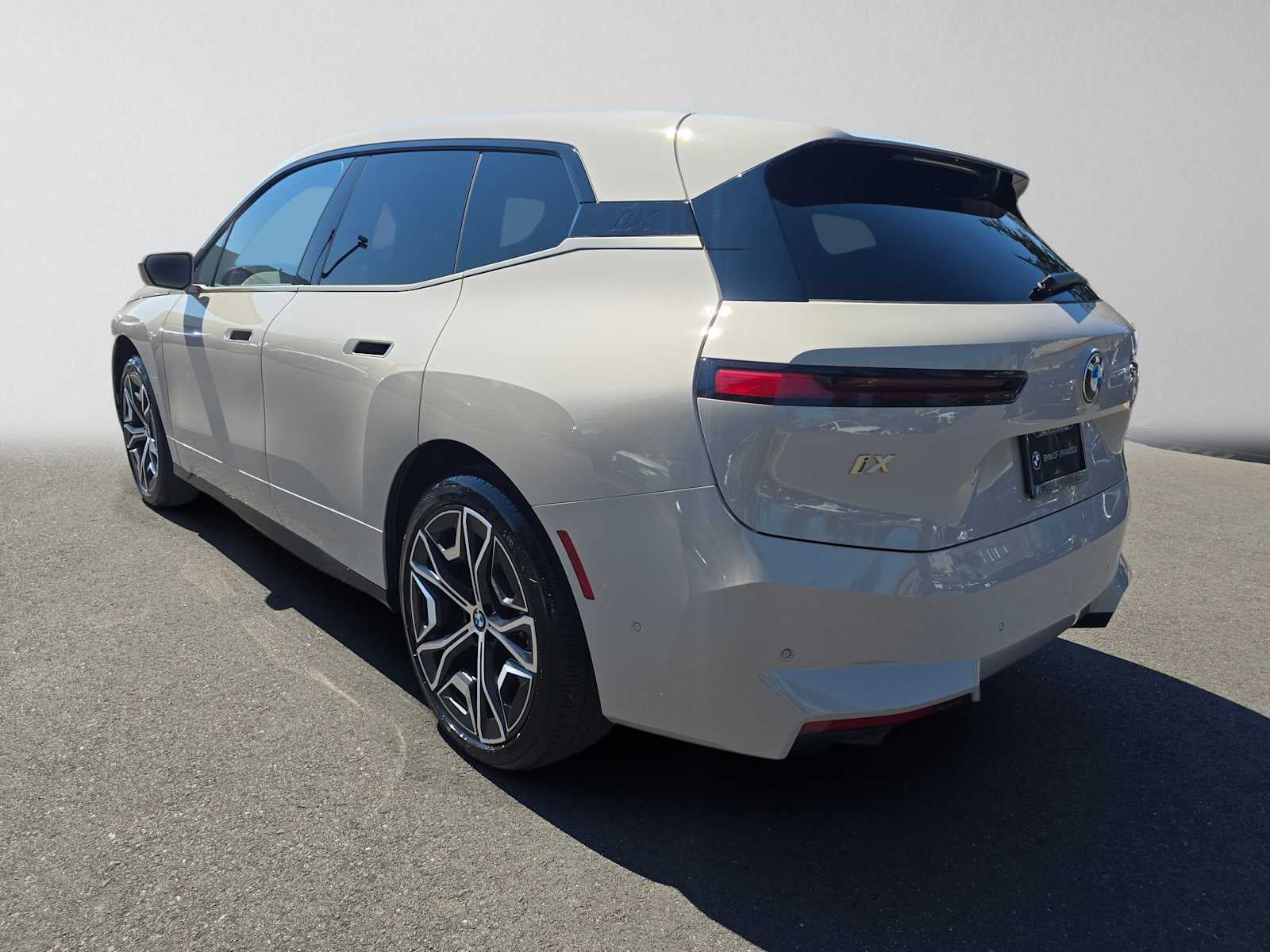 2026 BMW iX xDrive45
