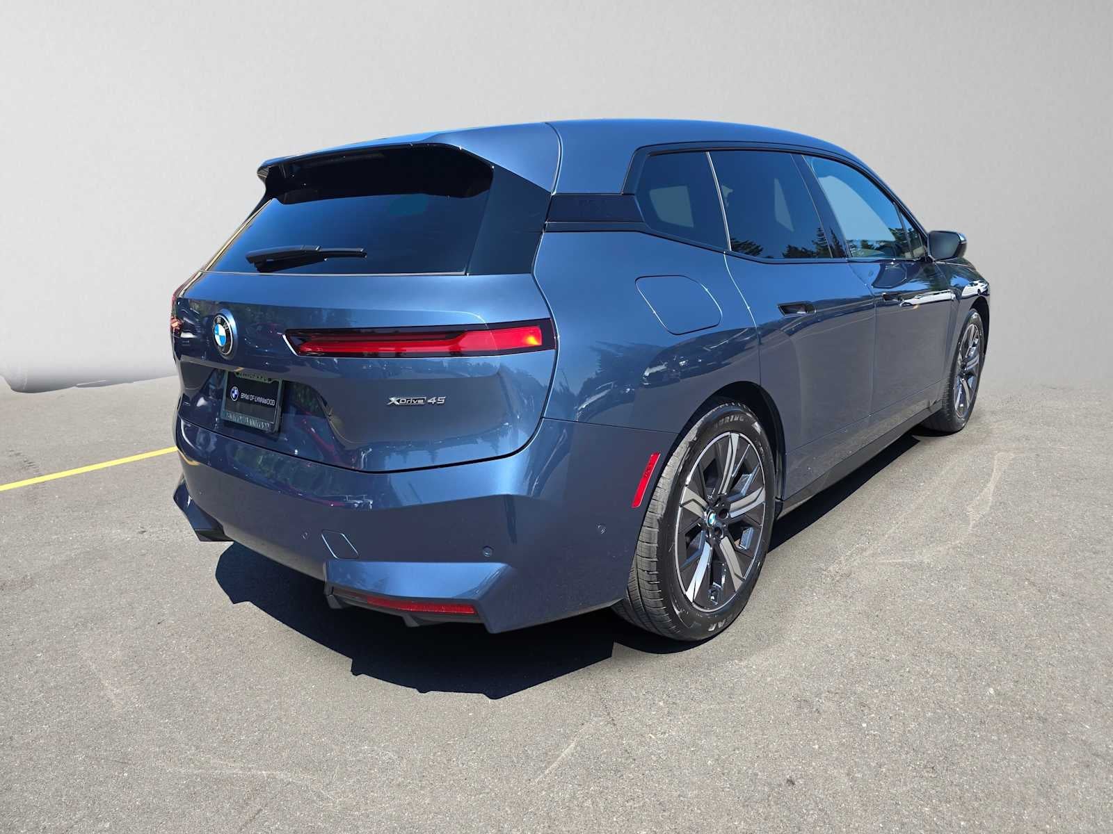 2026 BMW iX xDrive45