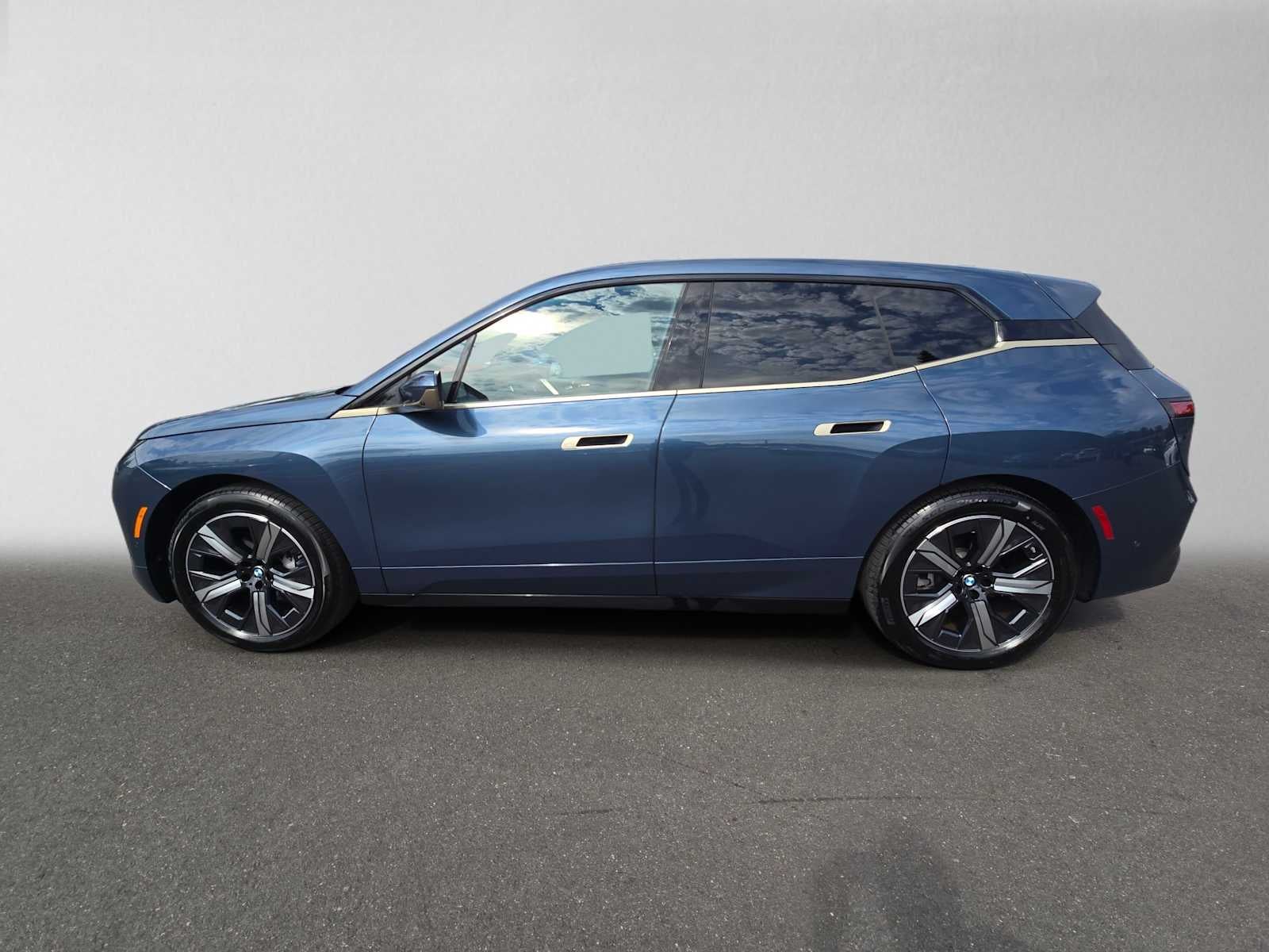 2026 BMW iX xDrive60