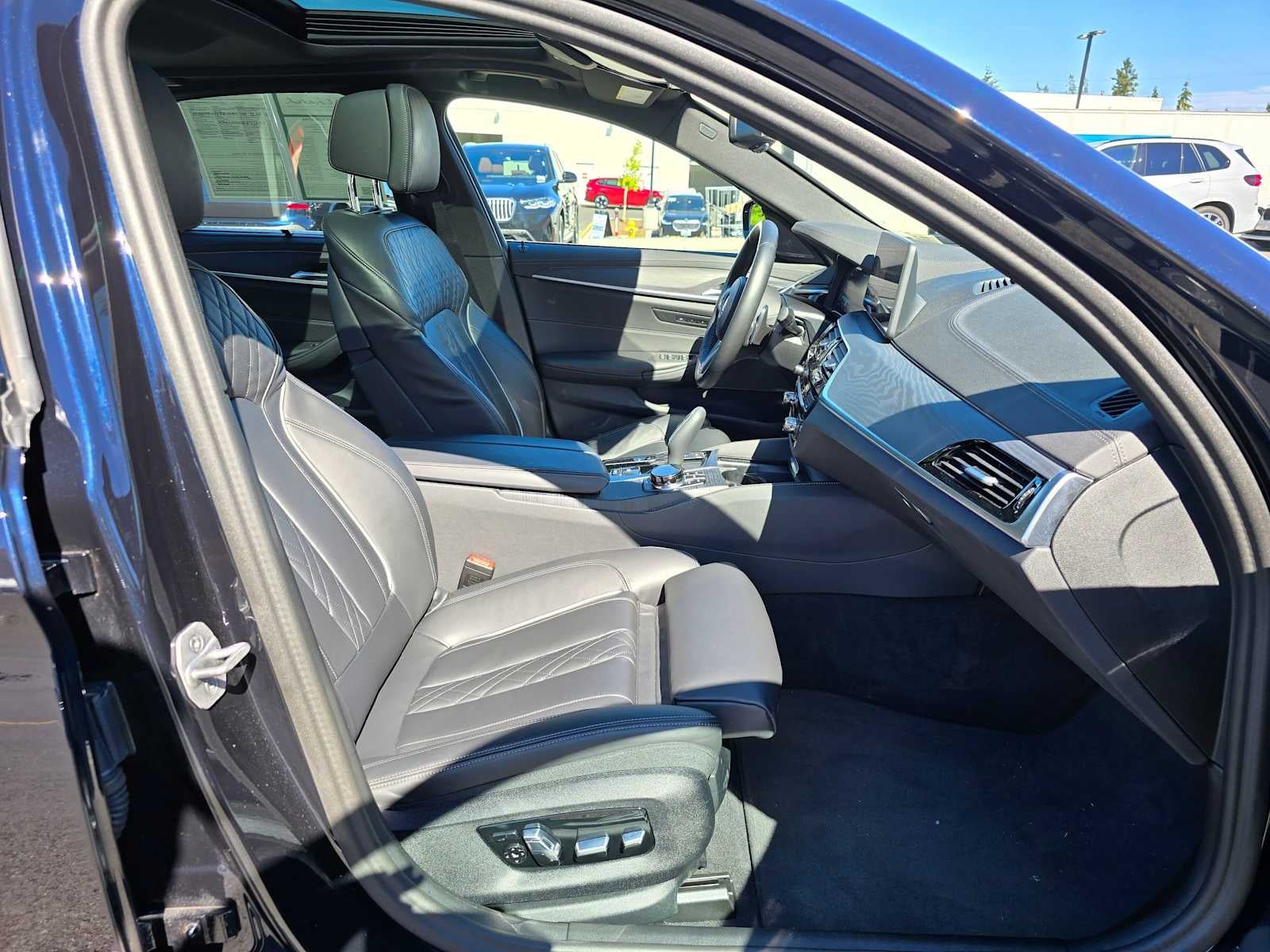 2023 BMW M550i xDrive M550i xDrive