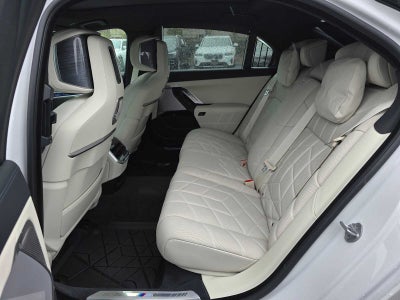2025 BMW 740i xDrive 740i xDrive