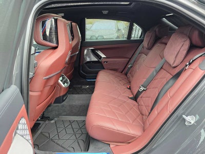 2025 BMW 750e xDrive 750e xDrive