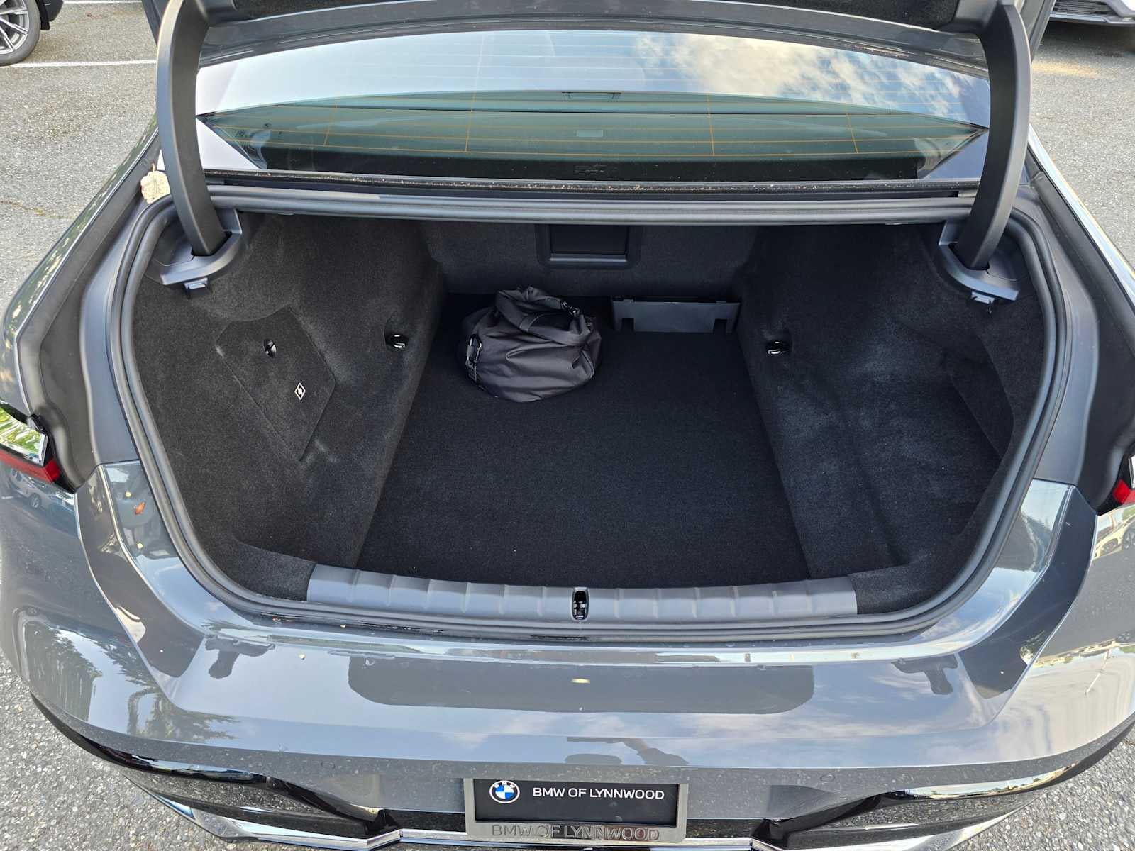 2025 BMW 750e xDrive 750e xDrive