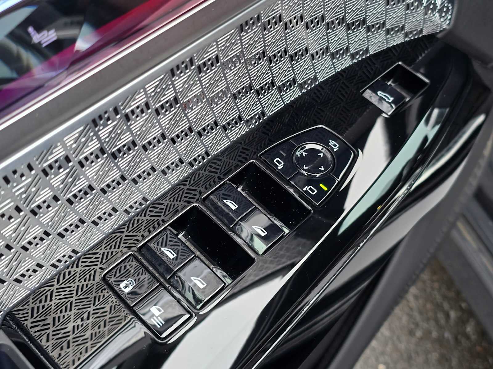 2025 BMW 750e xDrive 750e xDrive