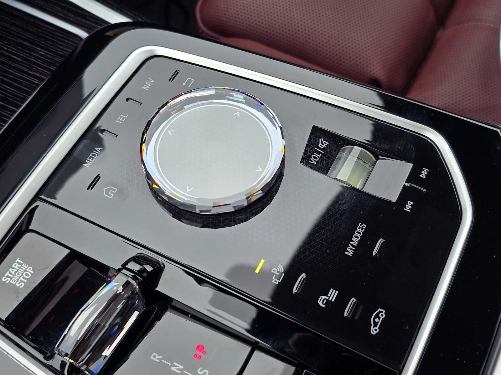 2025 BMW 750e xDrive 750e xDrive