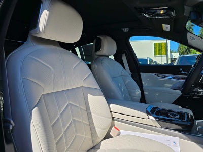 2025 BMW 750e xDrive 750e xDrive