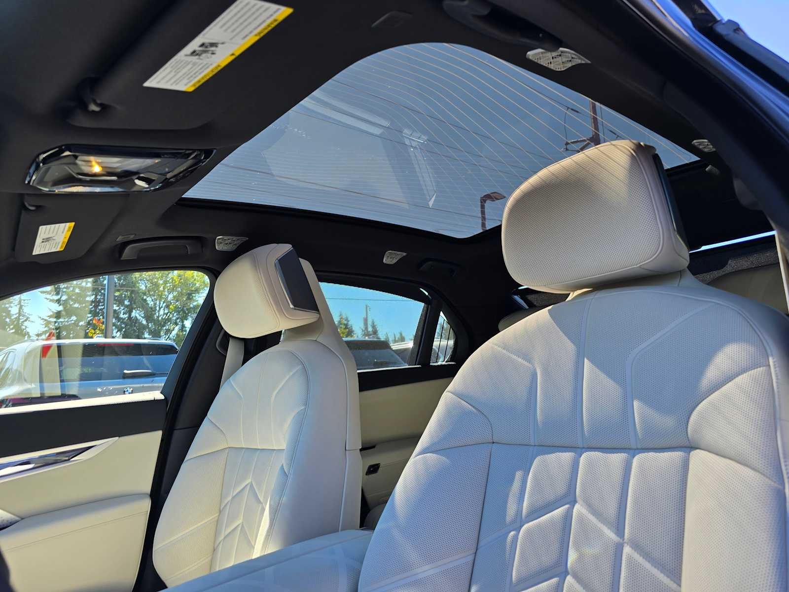 2025 BMW 750e xDrive 750e xDrive