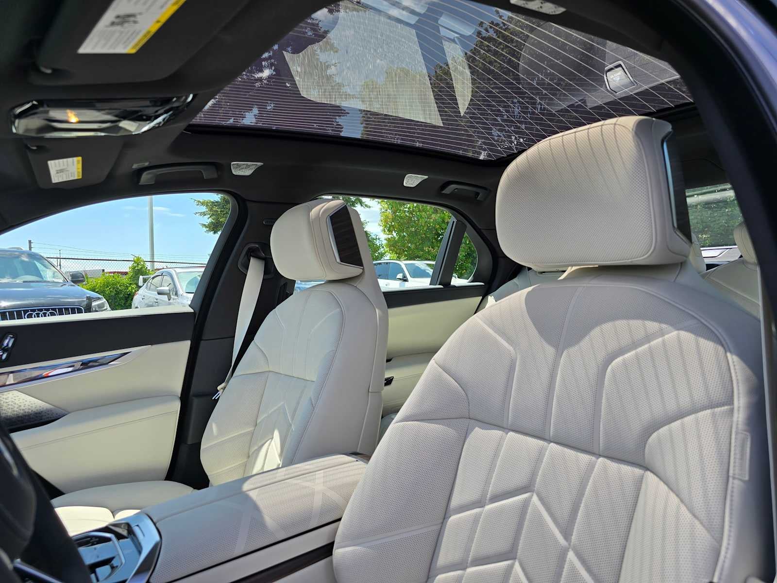 2025 BMW 7 Series 750e xDrive