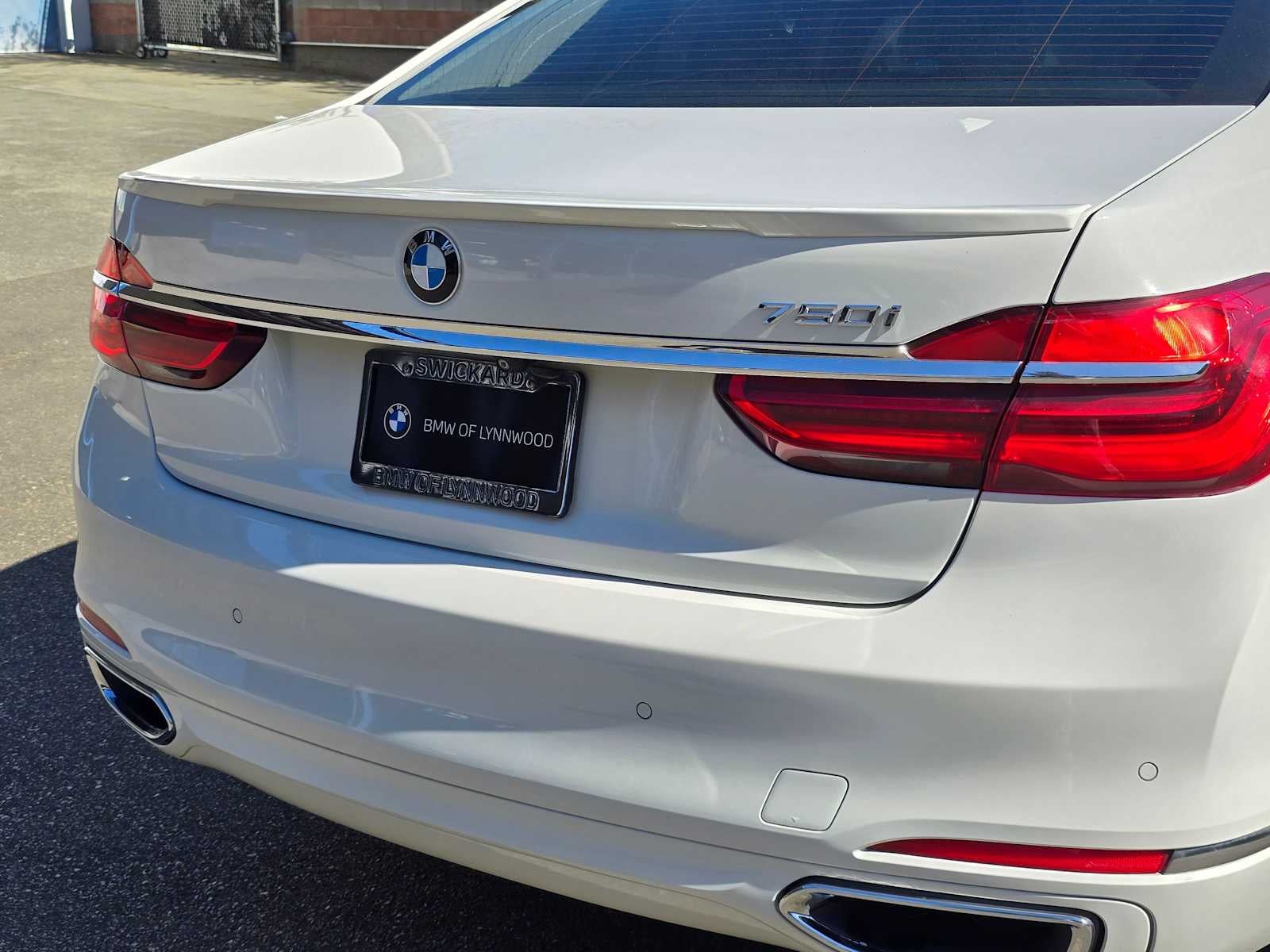 2018 BMW 750i 750i