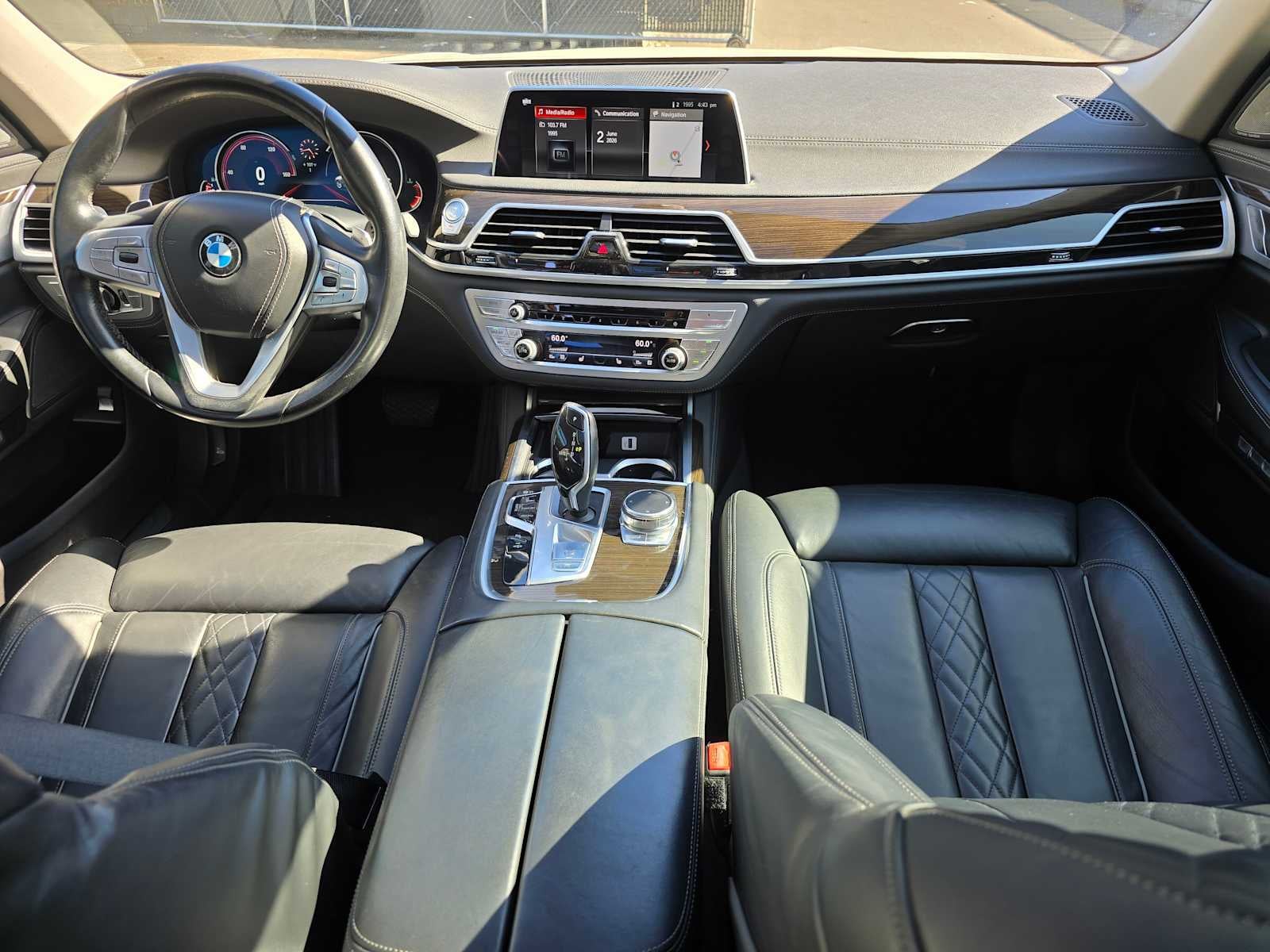 2018 BMW 750i 750i