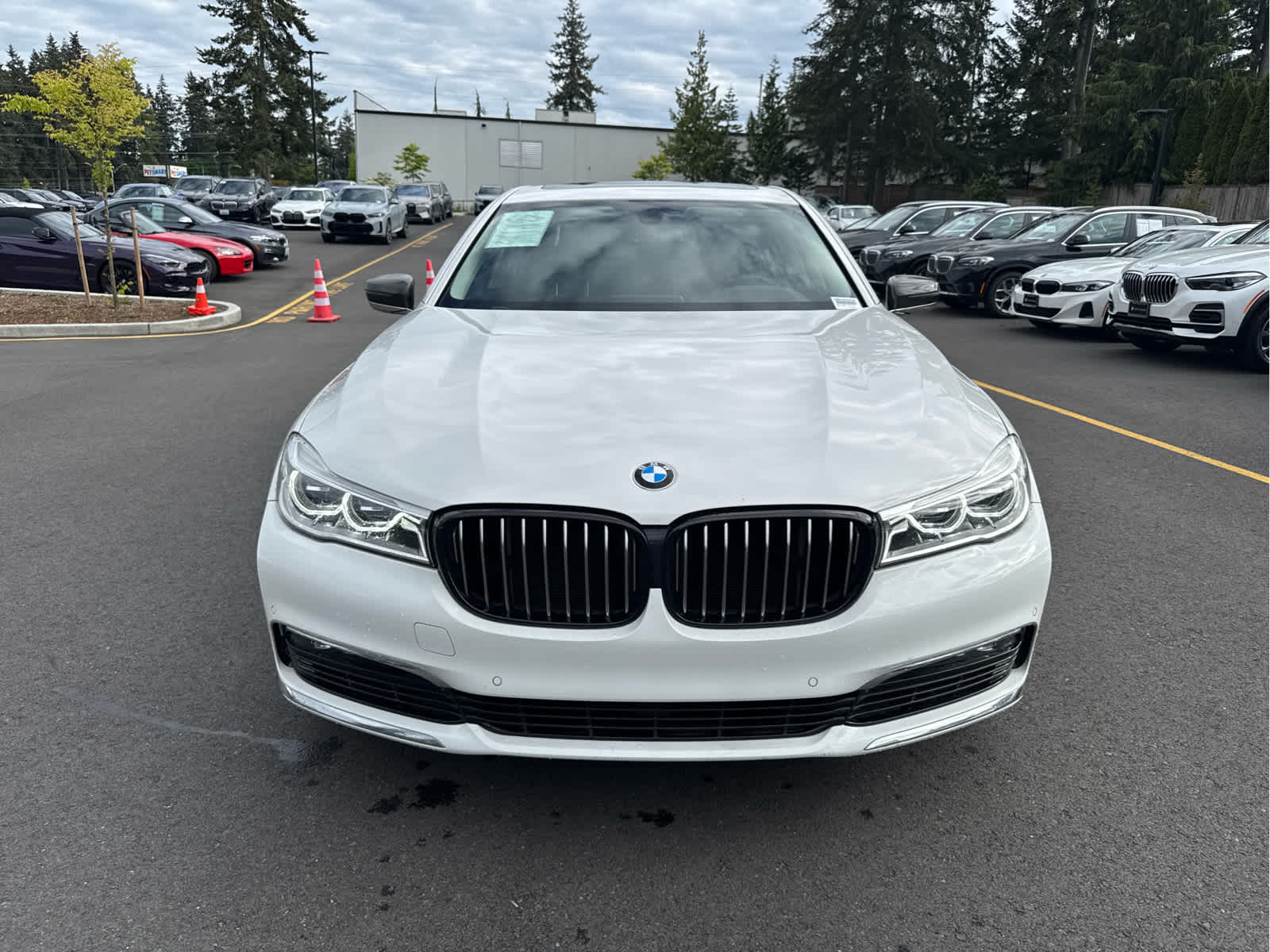 2018 BMW 750i 750i