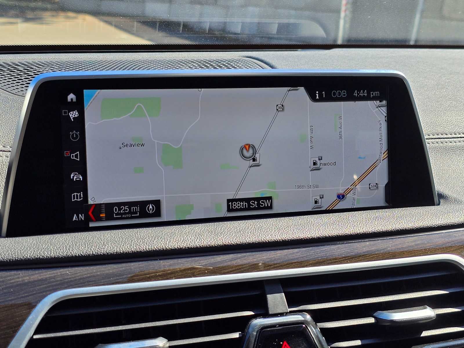 2018 BMW 750i 750i