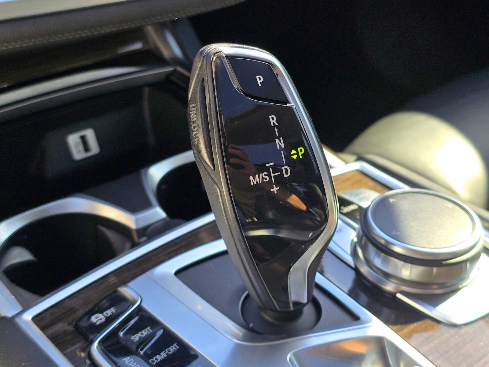 2018 BMW 750i 750i